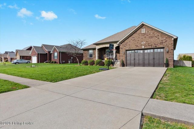 1105 Deer Fields Trace, La Grange, KY 40031
