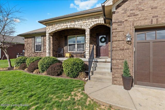 1105 Deer Fields Trace, La Grange, KY 40031