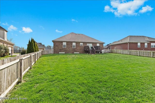1105 Deer Fields Trace, La Grange, KY 40031