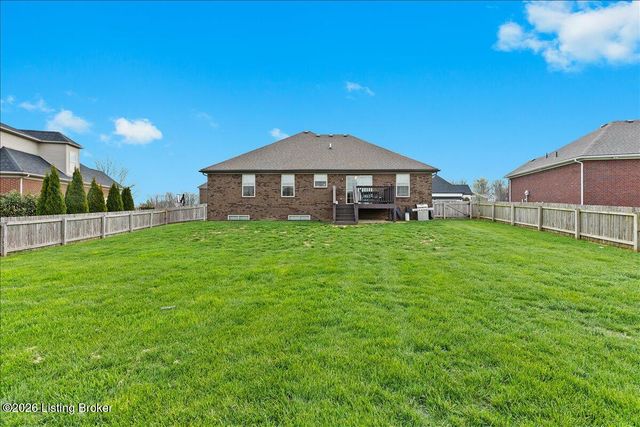 1105 Deer Fields Trace, La Grange, KY 40031