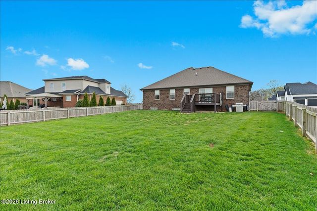1105 Deer Fields Trace, La Grange, KY 40031