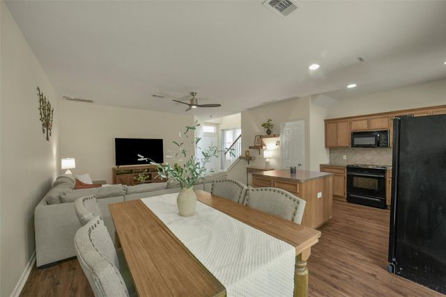 711 Hallsleigh Lane, Houston, TX 77090