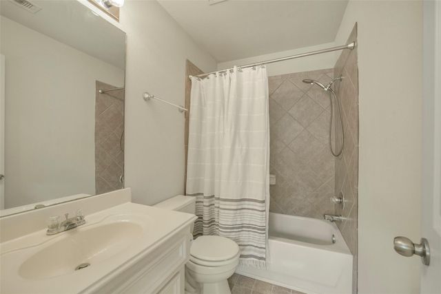 711 Hallsleigh Lane, Houston, TX 77090