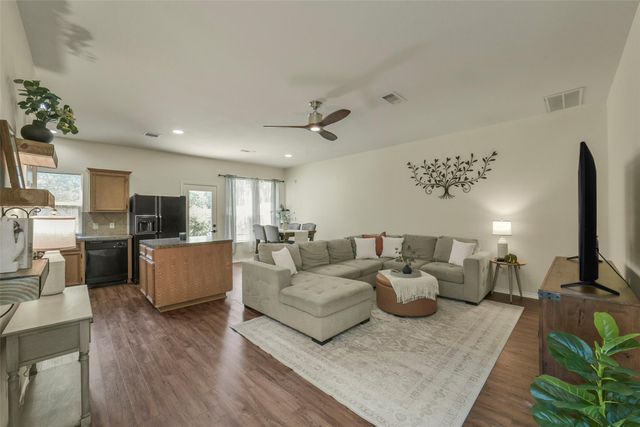 711 Hallsleigh Lane, Houston, TX 77090