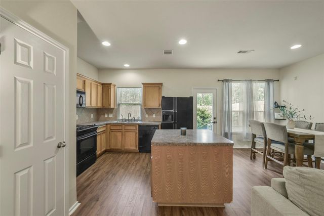 711 Hallsleigh Lane, Houston, TX 77090