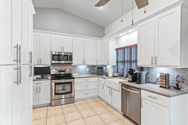 11929 NW 2ND Manor, Coral Springs, FL 33071