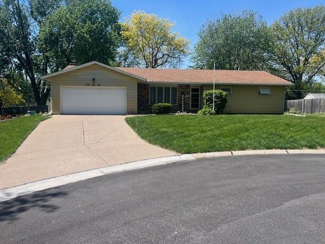 4110 Keeneland Court, Bettendorf, IA 52722