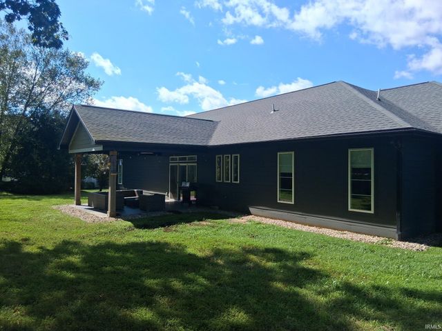 419 Summer Lake Drive, Bedford, IN 47421
