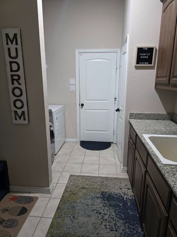 904 Royse Ridge Road, Ennis, TX 75119