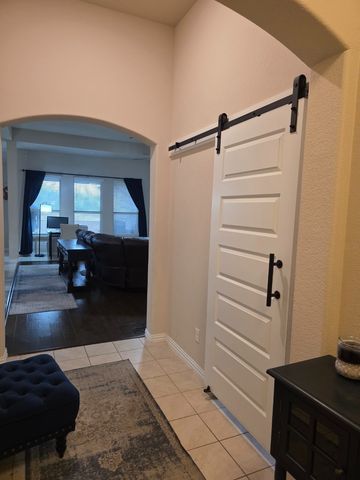 904 Royse Ridge Road, Ennis, TX 75119