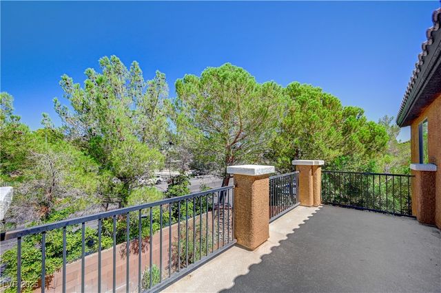 6620 Gray Juniper Avenue, Las Vegas, NV 89130