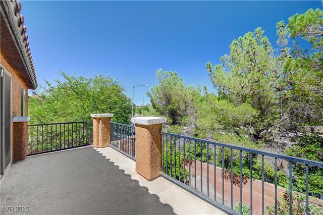 6620 Gray Juniper Avenue, Las Vegas, NV 89130