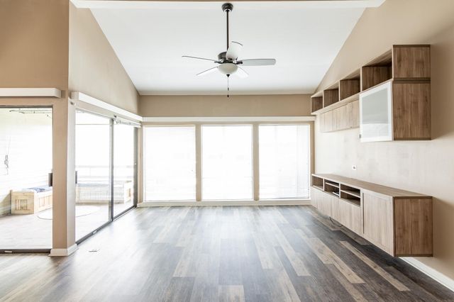 44 April Point Drive S, Montgomery, TX 77356