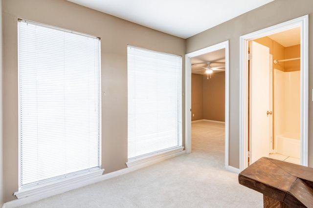 44 April Point Drive S, Montgomery, TX 77356