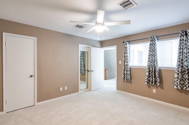 44 April Point Drive S, Montgomery, TX 77356