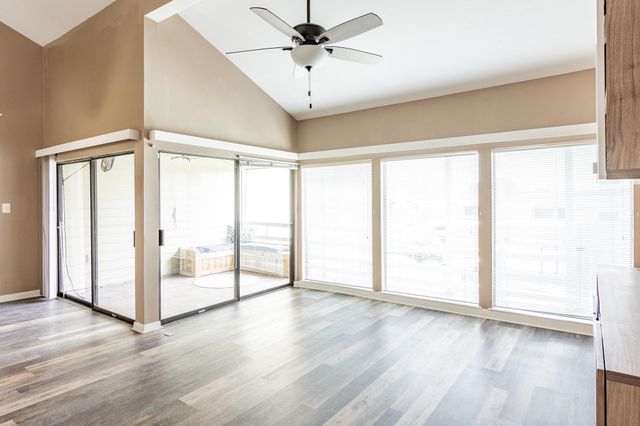 44 April Point Drive S, Montgomery, TX 77356