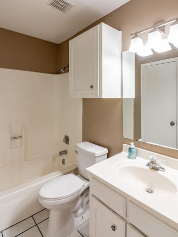 44 April Point Drive S, Montgomery, TX 77356