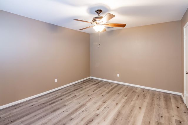 44 April Point Drive S, Montgomery, TX 77356