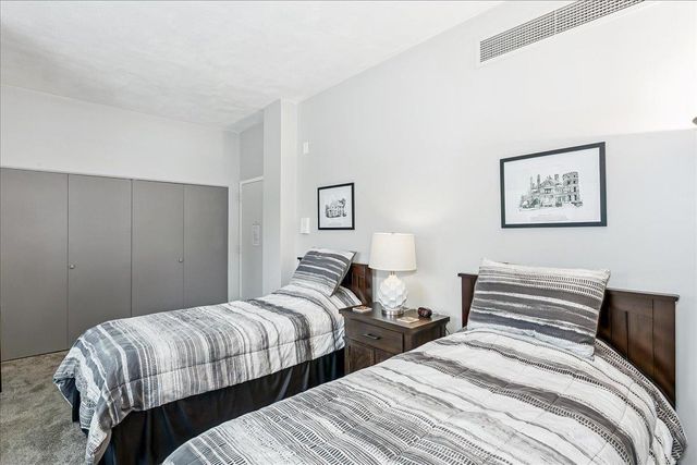 1401 W River Blvd, Wichita, KS 67203