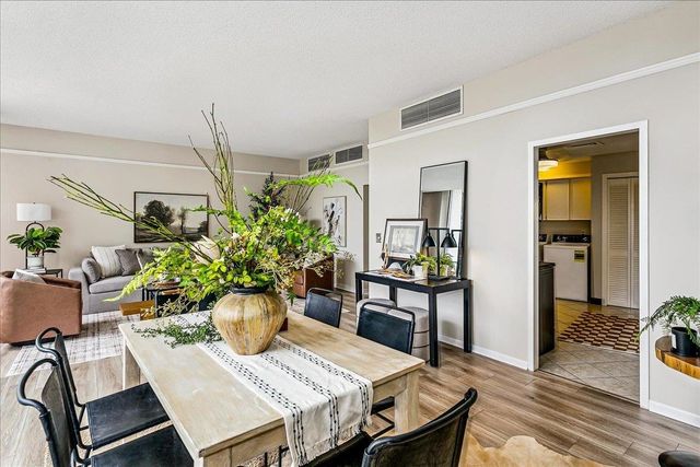 1401 W River Blvd, Wichita, KS 67203