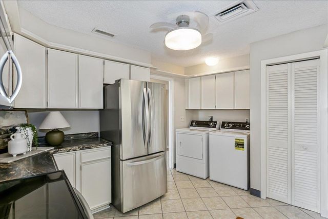 1401 W River Blvd, Wichita, KS 67203