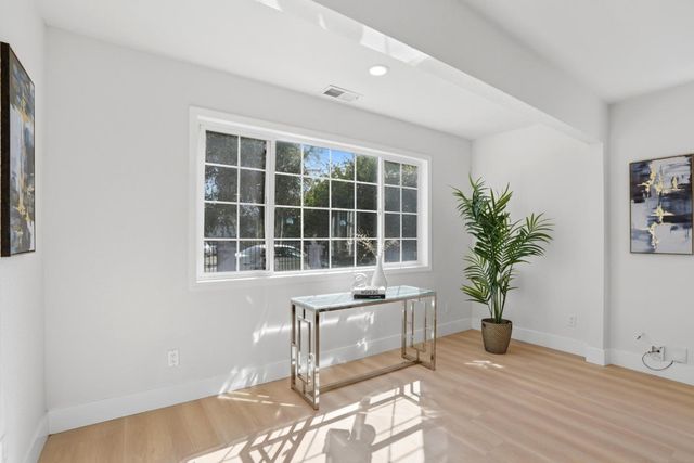 2271 Euclid Avenue, East Palo Alto, CA 94303