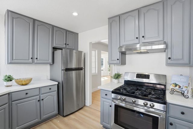 2271 Euclid Avenue, East Palo Alto, CA 94303