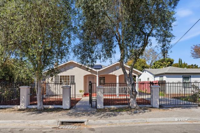 2271 Euclid Avenue, East Palo Alto, CA 94303