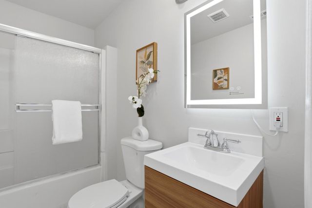 2271 Euclid Avenue, East Palo Alto, CA 94303