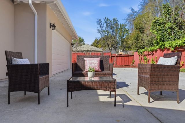 2271 Euclid Avenue, East Palo Alto, CA 94303