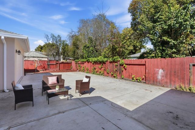 2271 Euclid Avenue, East Palo Alto, CA 94303