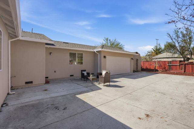 2271 Euclid Avenue, East Palo Alto, CA 94303