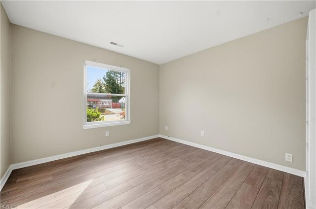 1253 Sir Kay DR, Chesapeake, VA 23323