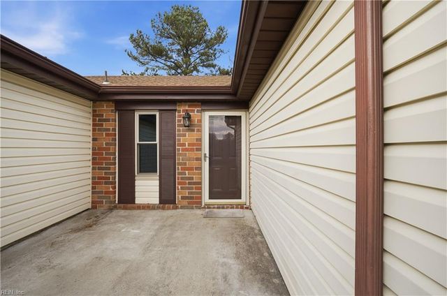 1253 Sir Kay DR, Chesapeake, VA 23323