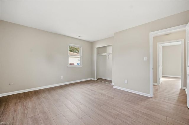 1253 Sir Kay DR, Chesapeake, VA 23323