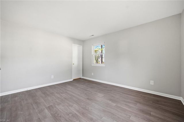 1253 Sir Kay DR, Chesapeake, VA 23323