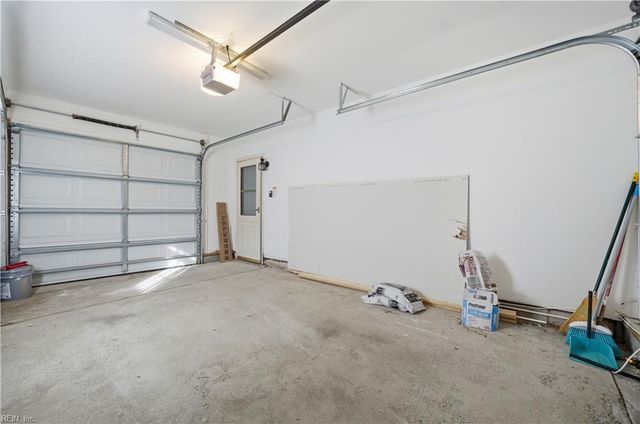 1253 Sir Kay DR, Chesapeake, VA 23323