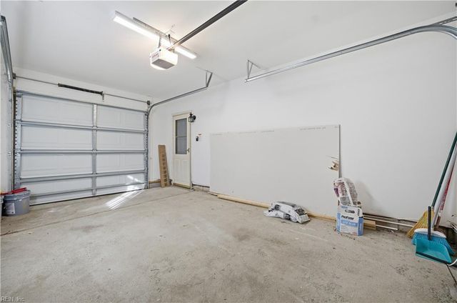 1253 Sir Kay DR, Chesapeake, VA 23323