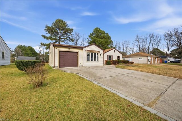 1253 Sir Kay DR, Chesapeake, VA 23323