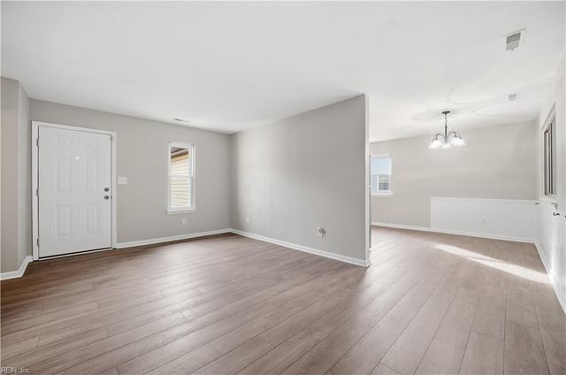 1253 Sir Kay DR, Chesapeake, VA 23323