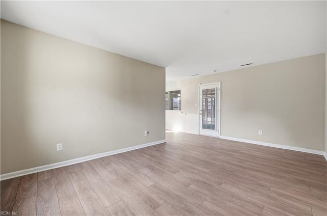 1253 Sir Kay DR, Chesapeake, VA 23323