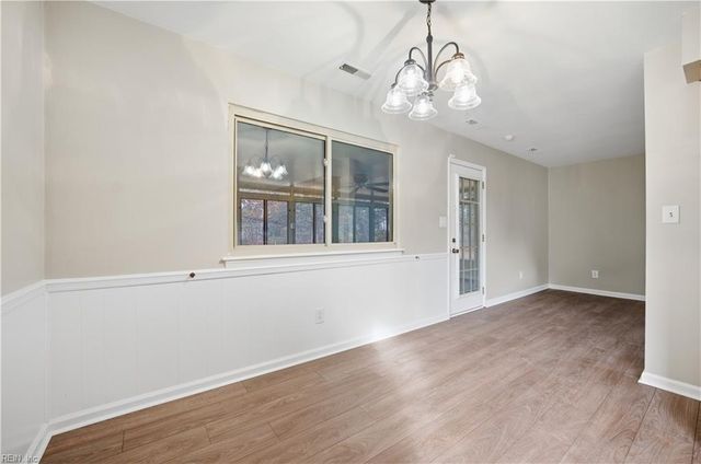 1253 Sir Kay DR, Chesapeake, VA 23323