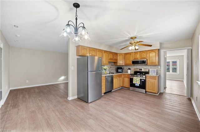 1253 Sir Kay DR, Chesapeake, VA 23323