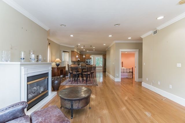 73 Lexington Ave 2, Somerville, MA 02114