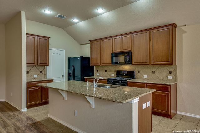 1031 WINDY POND, San Antonio, TX 78260