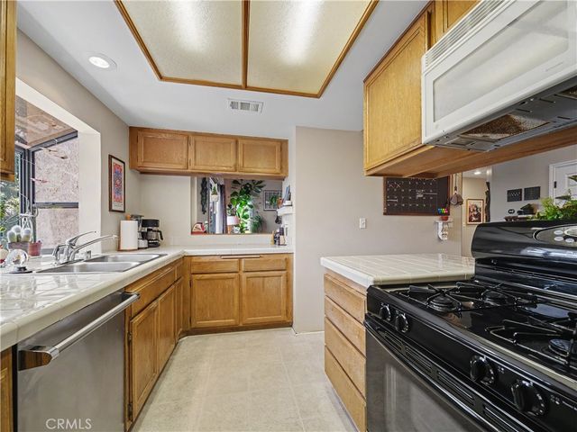 5738 Skyview Way B, Agoura Hills, CA 91301