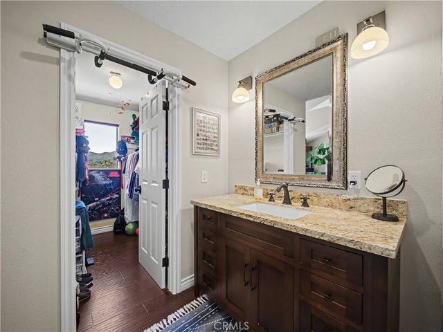 5738 Skyview Way B, Agoura Hills, CA 91301