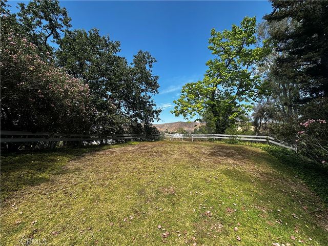 5738 Skyview Way B, Agoura Hills, CA 91301