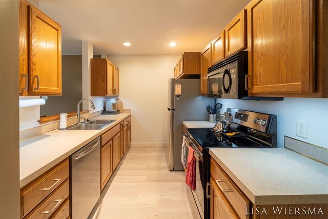 11967 Willow Wood Lane, Holland, MI 49424