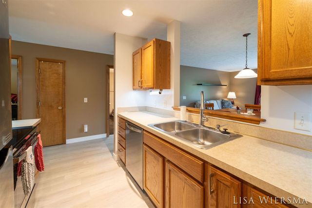 11967 Willow Wood Lane, Holland, MI 49424